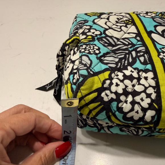 Vera Bradley – Island Blooms Travel Set - Picture 8 of 14